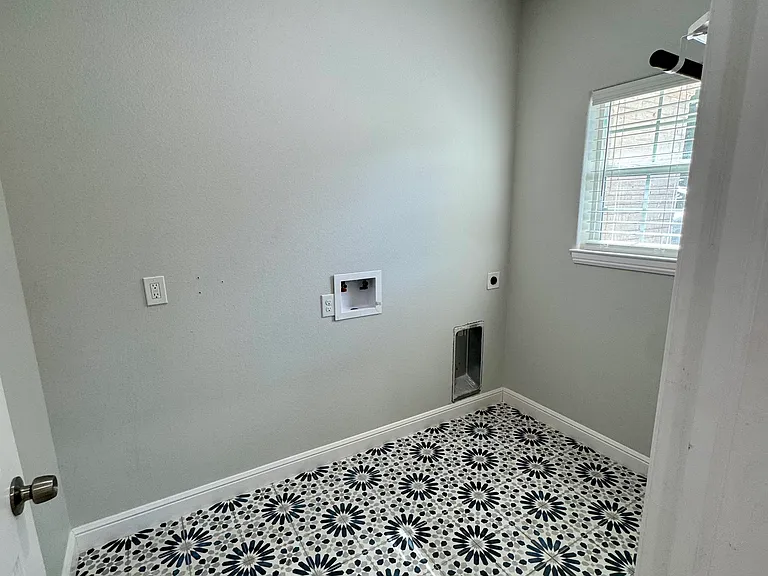 2611 Lakeridge Dr — Photo 14