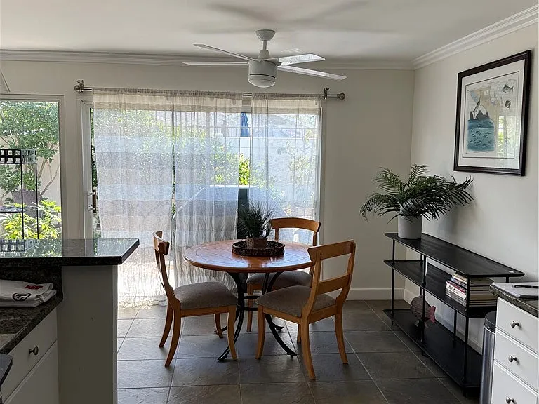 2522 University Dr — Photo 6
