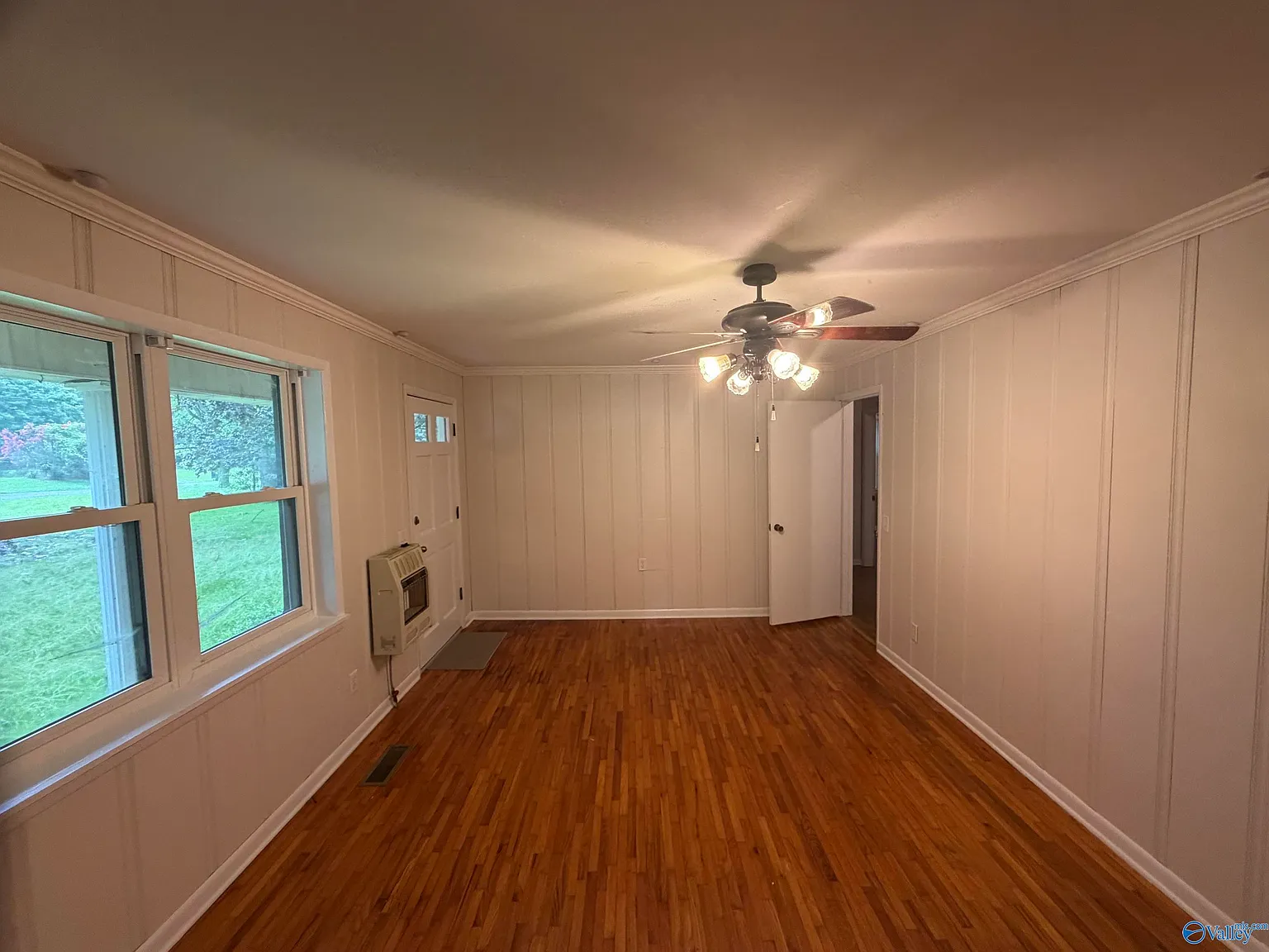 3 bed, 2.0 bath, 1500 sqft, $1,175 — Photo 3