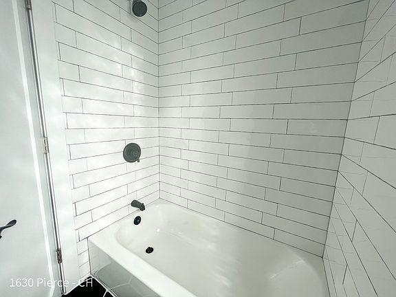 3rd image of 1630 W Pierce Ave #1630