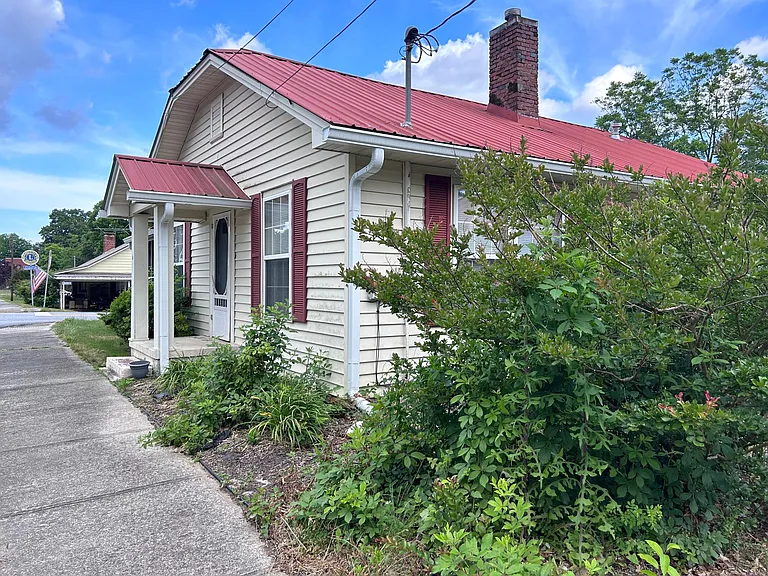 301 Dean St — Photo 3