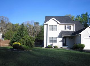 10 Pulaski Dr, Barnegat, NJ 08005