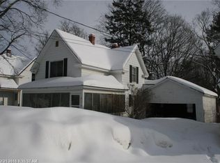 19 Lincoln St, Houlton, ME 04730