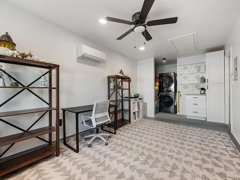 1107 Fairlawn Cv — Photo 11