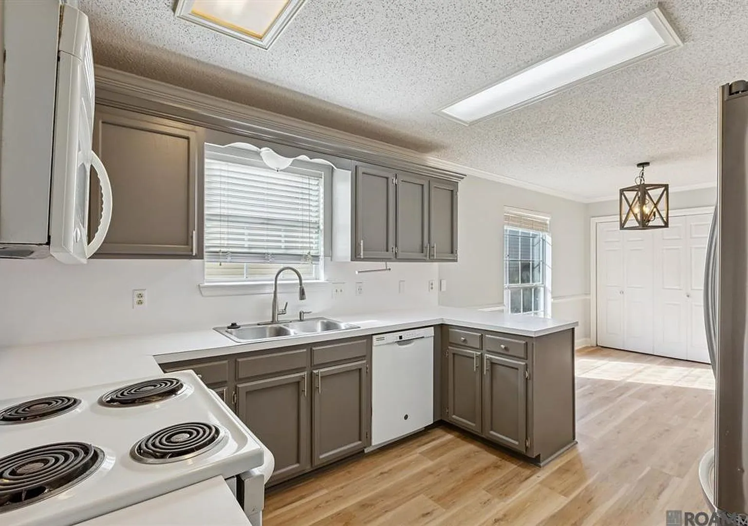 3325 Myrtle Grove — Photo 4
