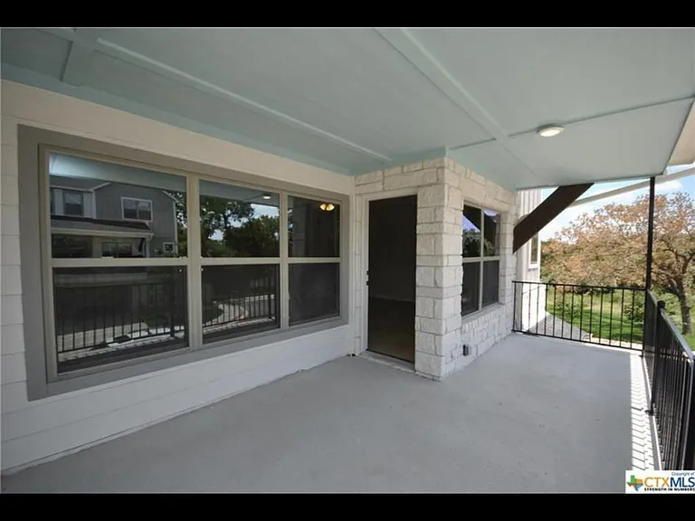 221 Birch Oak Ln — Photo 23
