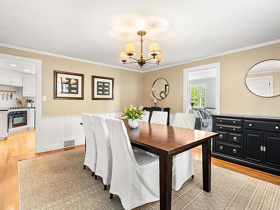5th image of 12 Greystone Rd