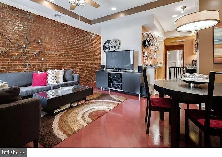 213 Christian St #A — Photo 3