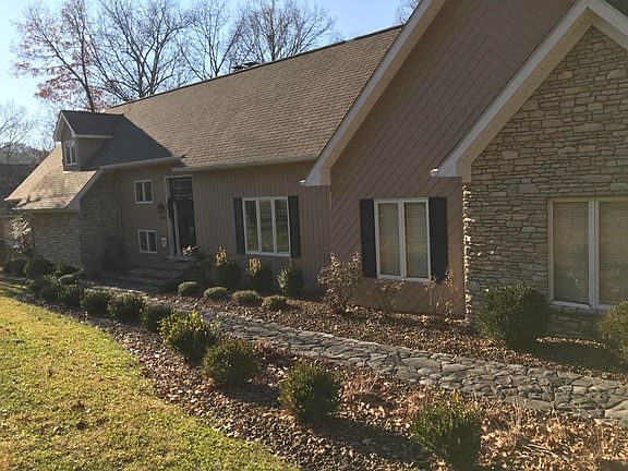 4th image of 3427 Woodhaven Dr