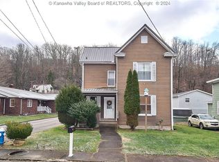 220 Koontz Ave, Clendenin, WV 25045