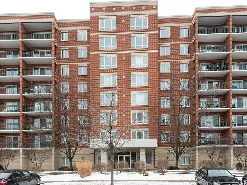 1st image of 5555 N Cumberland Ave Unit 805