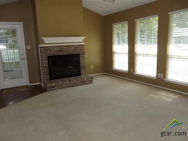 15813 Brittain Ct — Photo 3
