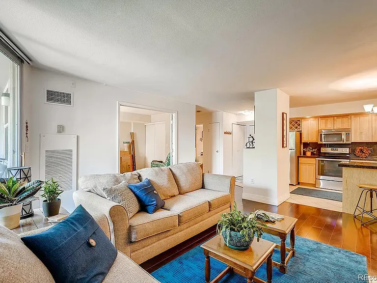 601 W 11th Ave #202 — Photo 7
