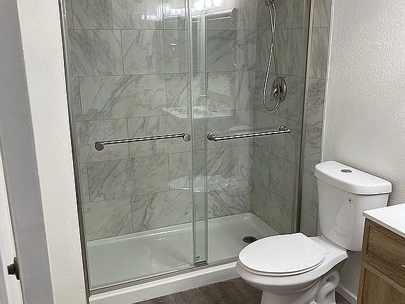 4th image of 1800 E Club House Plz #54