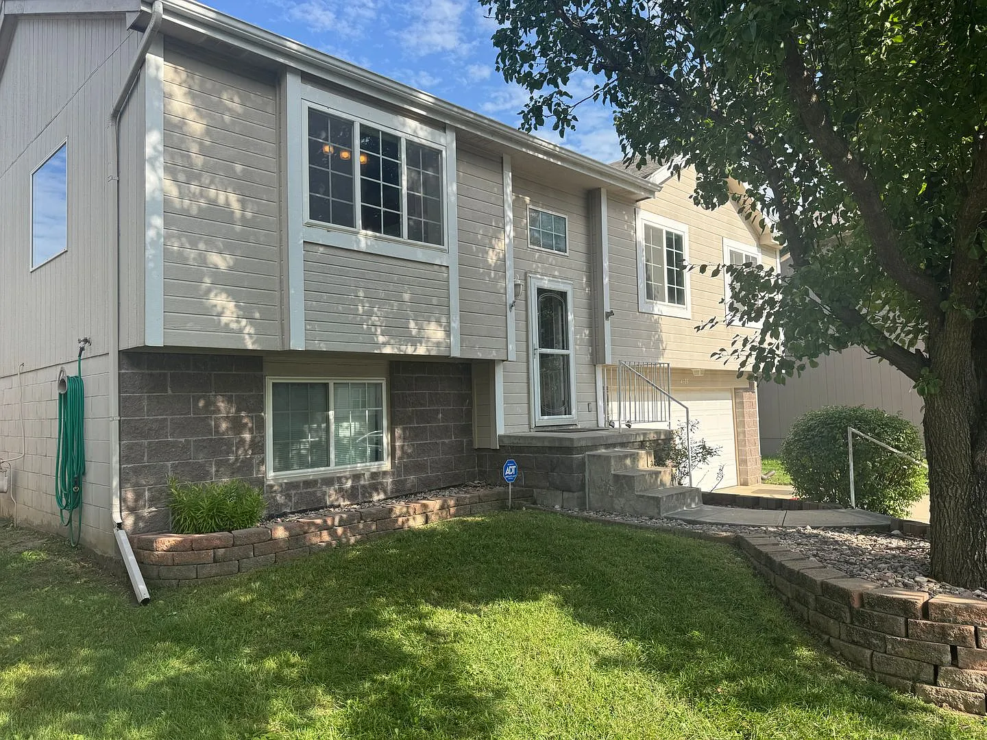Private Rental with Elkhorn Schools, Walkout Basement & No Backyard Neighbors! — Photo 2