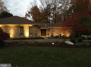 7005 Loch Lomond Dr, Bethesda, MD 20817