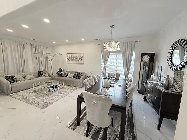 8414 Nicholson Dr — Photo 2