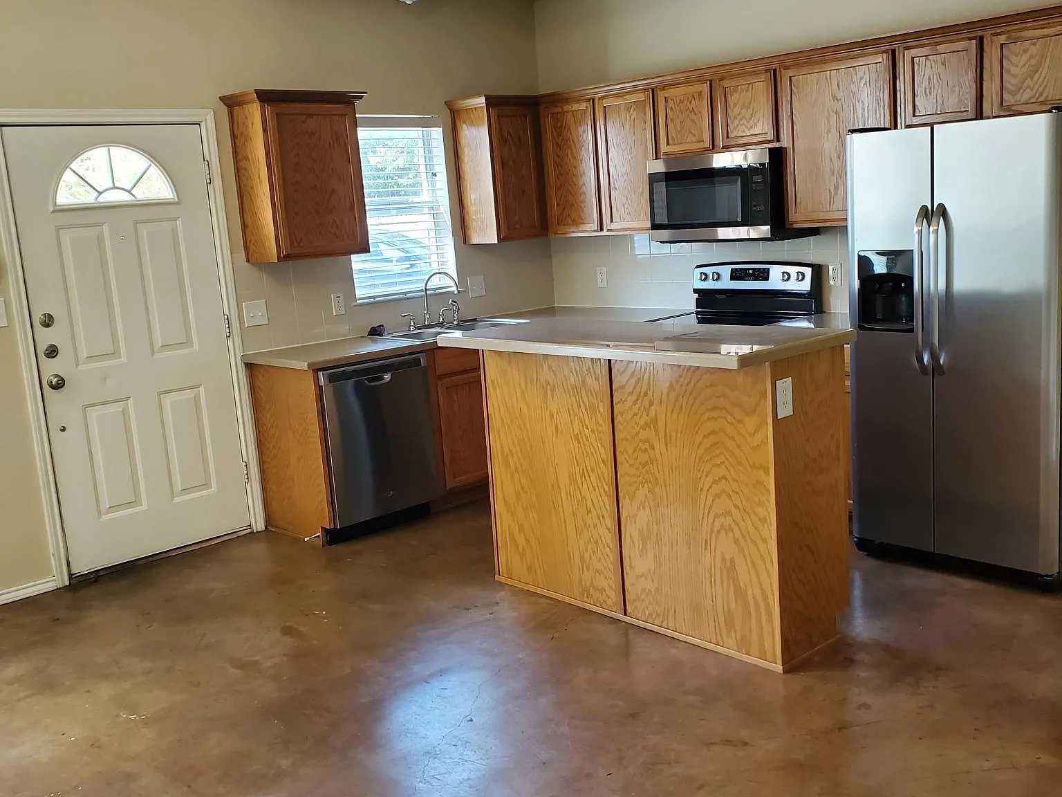 4 bed, 1480 sqft, $1,800 — Photo 3