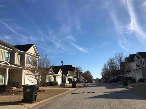 215 Hill Crest Cir, Hiram, GA 30141