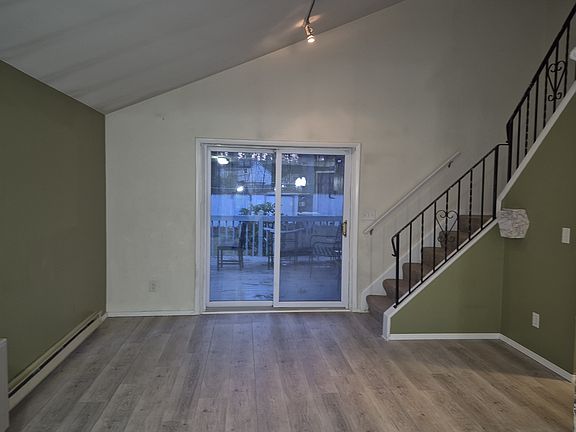 4th image of 71 Snowberry Rd
