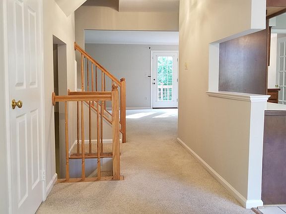 4th image of 3917 Clares Ct