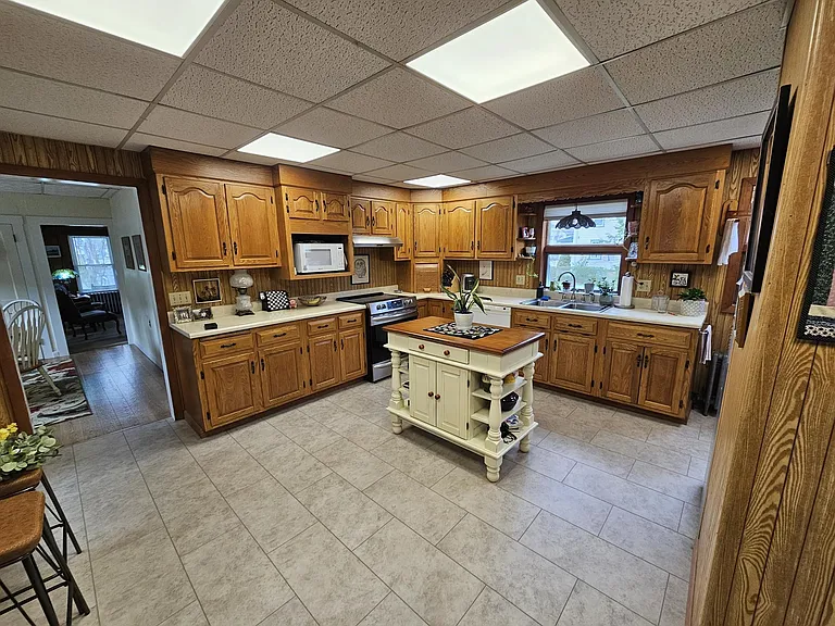 44 Pearl St #1 — Photo 2