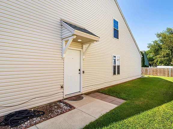 4th image of 5871 River Walk Cir