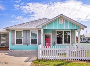 298 Union St, Bay Saint Louis, MS 39520