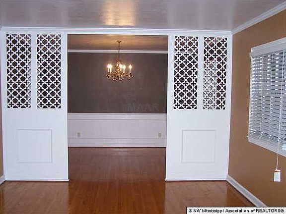 2nd image of 3655 Acacia Dr