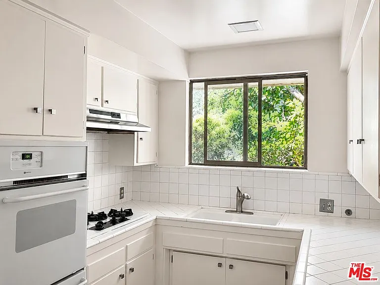 3320 Griffith Park Blvd #7 — Photo 5