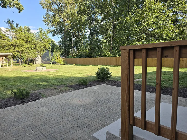 7998 Wynbrook Ln — Photo 30
