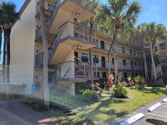 3rd image of 3121 NW 47th Terrace #403