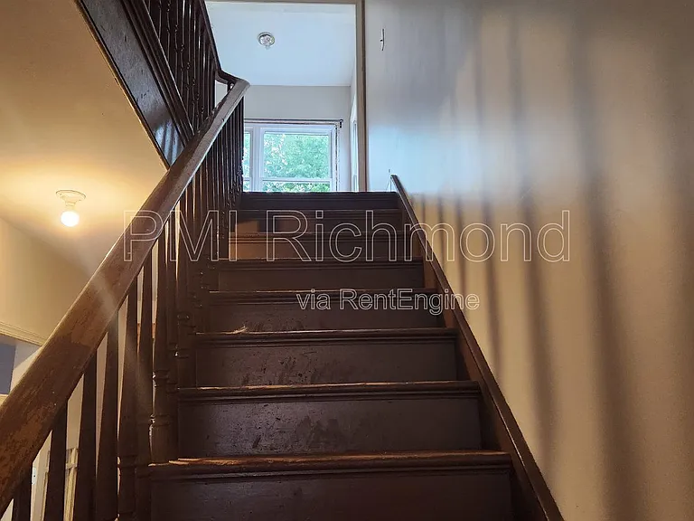 411 S Laurel St — Photo 13