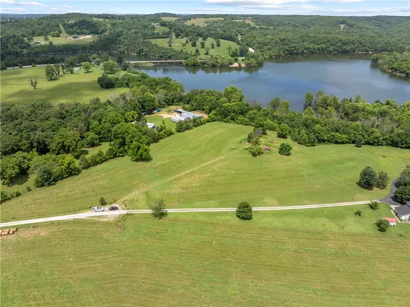 364 Lakewood Dr #3 & 4, Green Forest, AR 72638