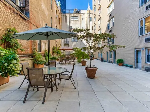 310 Lexington Avenue image 11 of 12