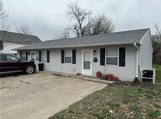 1209-1211 E 4th St, Maryville, MO 64468