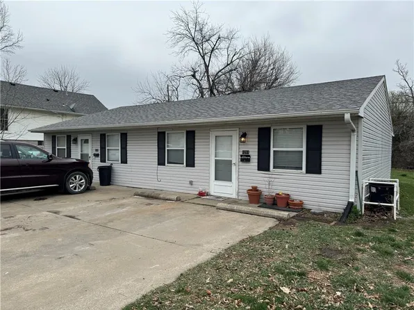 1209-1211 E 4th St, Maryville, MO 64468