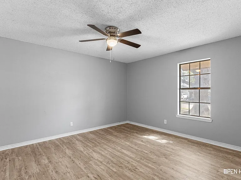 216 Dirks Dr — Photo 21