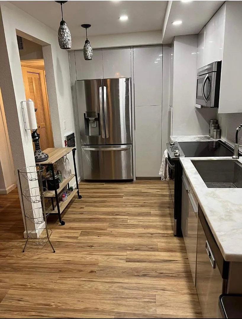 Building Photo - 2560 C St #11