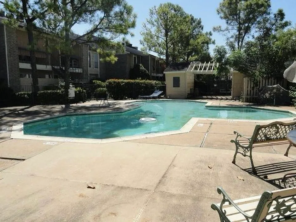 8201 Richmond Ave #13