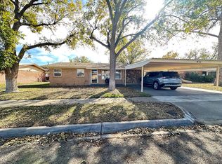 931 E Winkler St, Kermit, TX 79745