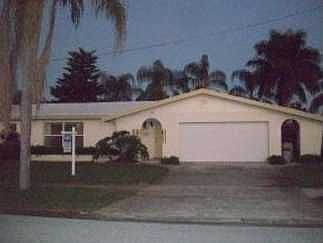 2nd image of 450 Albatross St