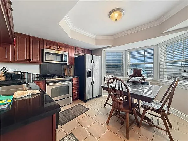2 bed, 3.0 bath, 1300 sqft, $2,400 — Photo 3