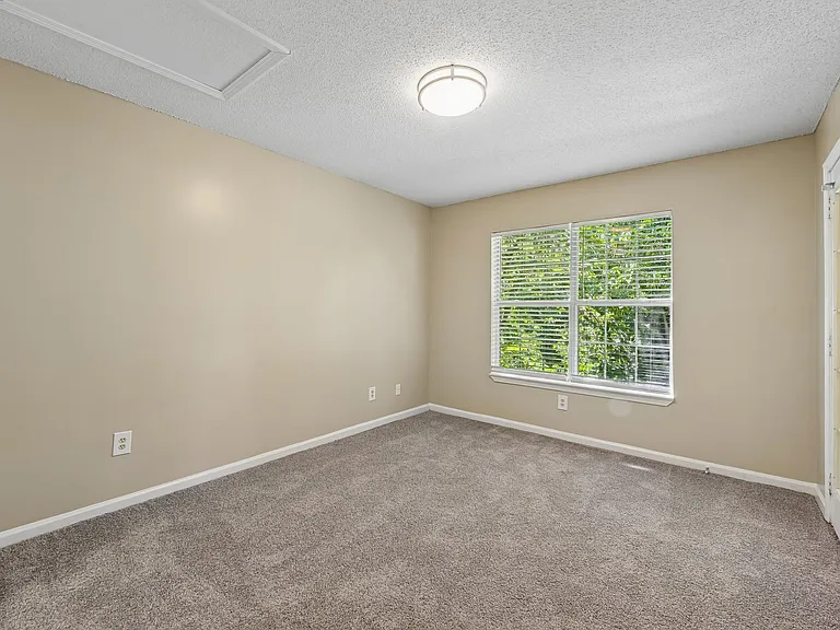 Pepper Ridge — Photo 49