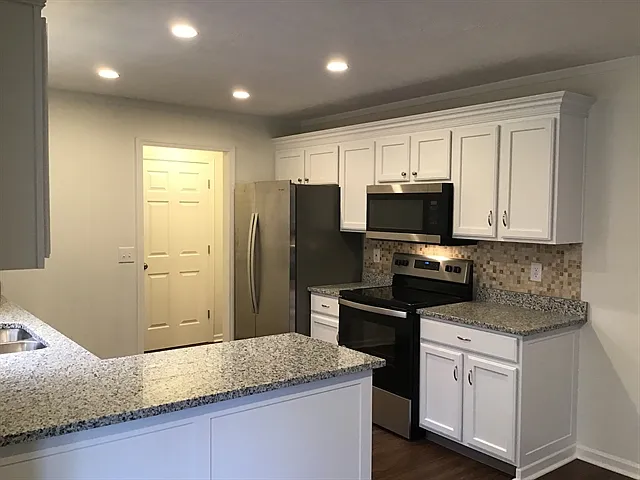 Building Photo - 280 Coyote Dr