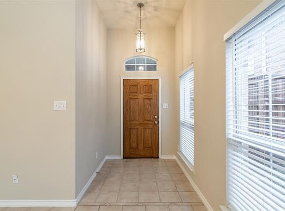 4th image of 8057 Whitehart St