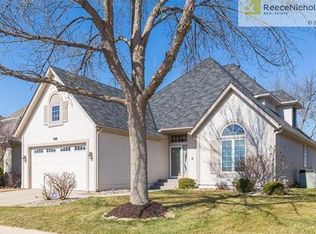 5709 NE Northgate Ln, Lees Summit, MO 64064