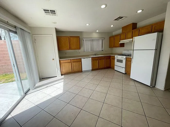 11249 Salentino Ave — Photo 3