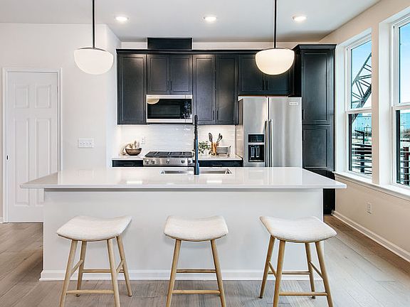 Kitchen with large center island
