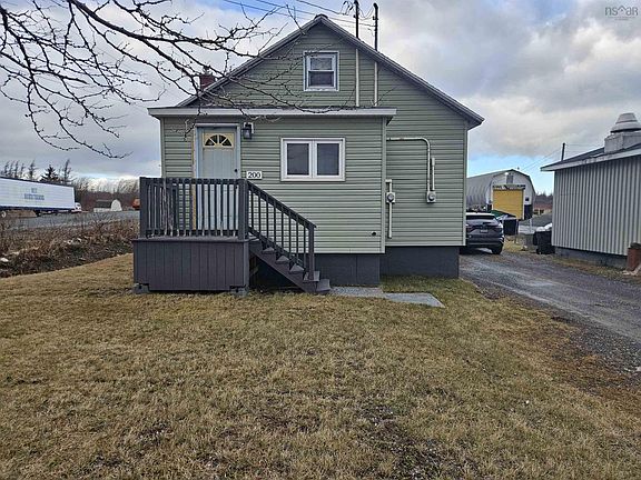 2nd image of 200 Reserve St